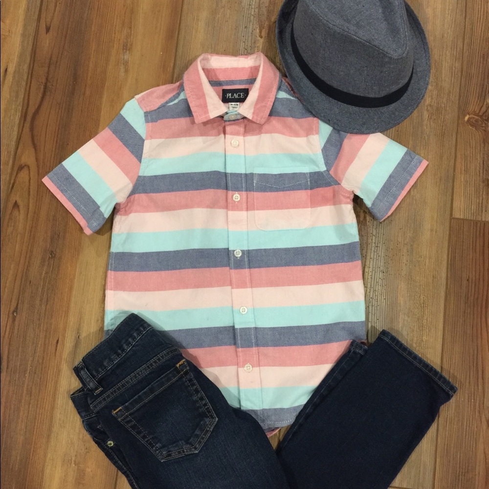 Boys short sleeve button down shirt size 7/8.